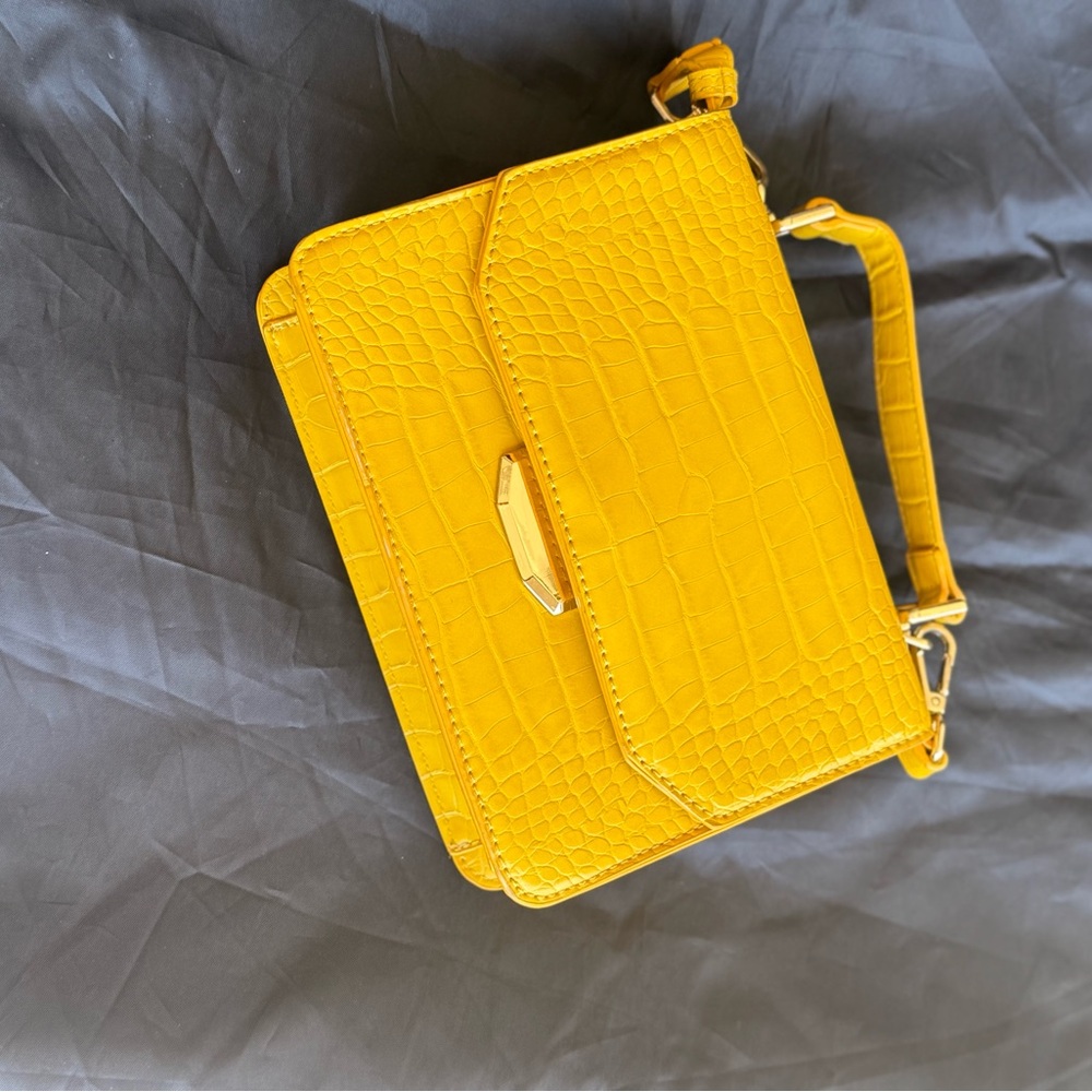 Lulus Yellow Croc-Embossed Women's Purse